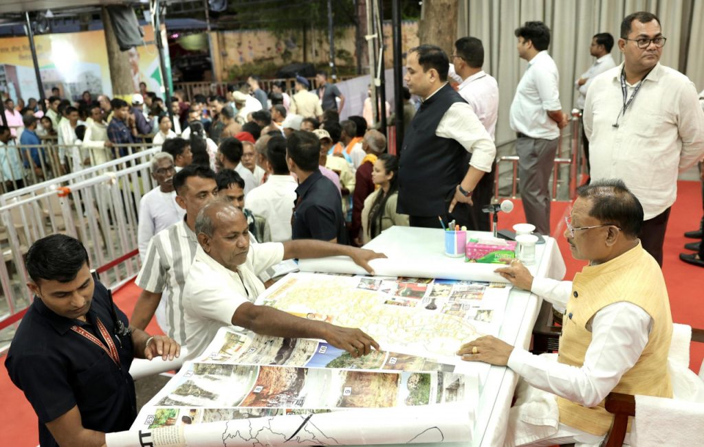 people in Jandarshan Programme