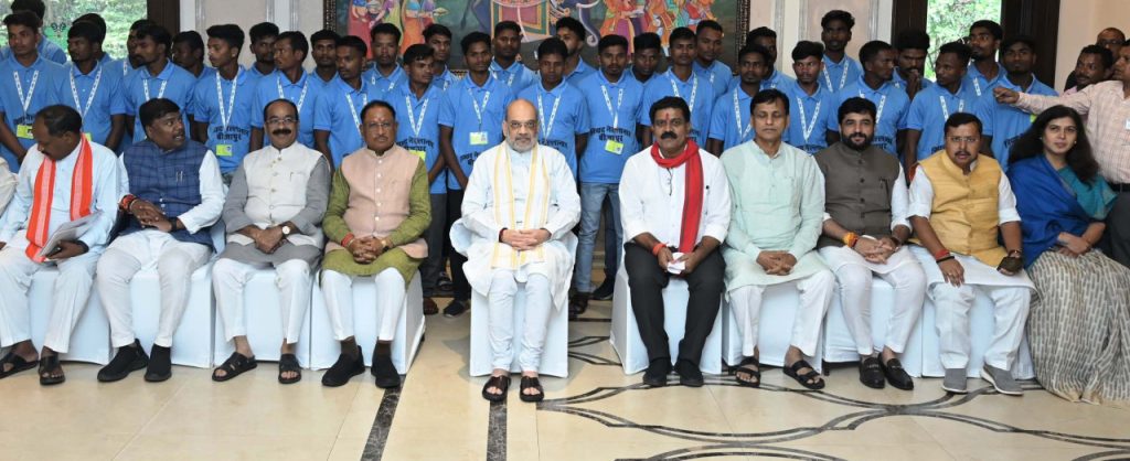 Youths of naxal-hit district meet Amit Shah