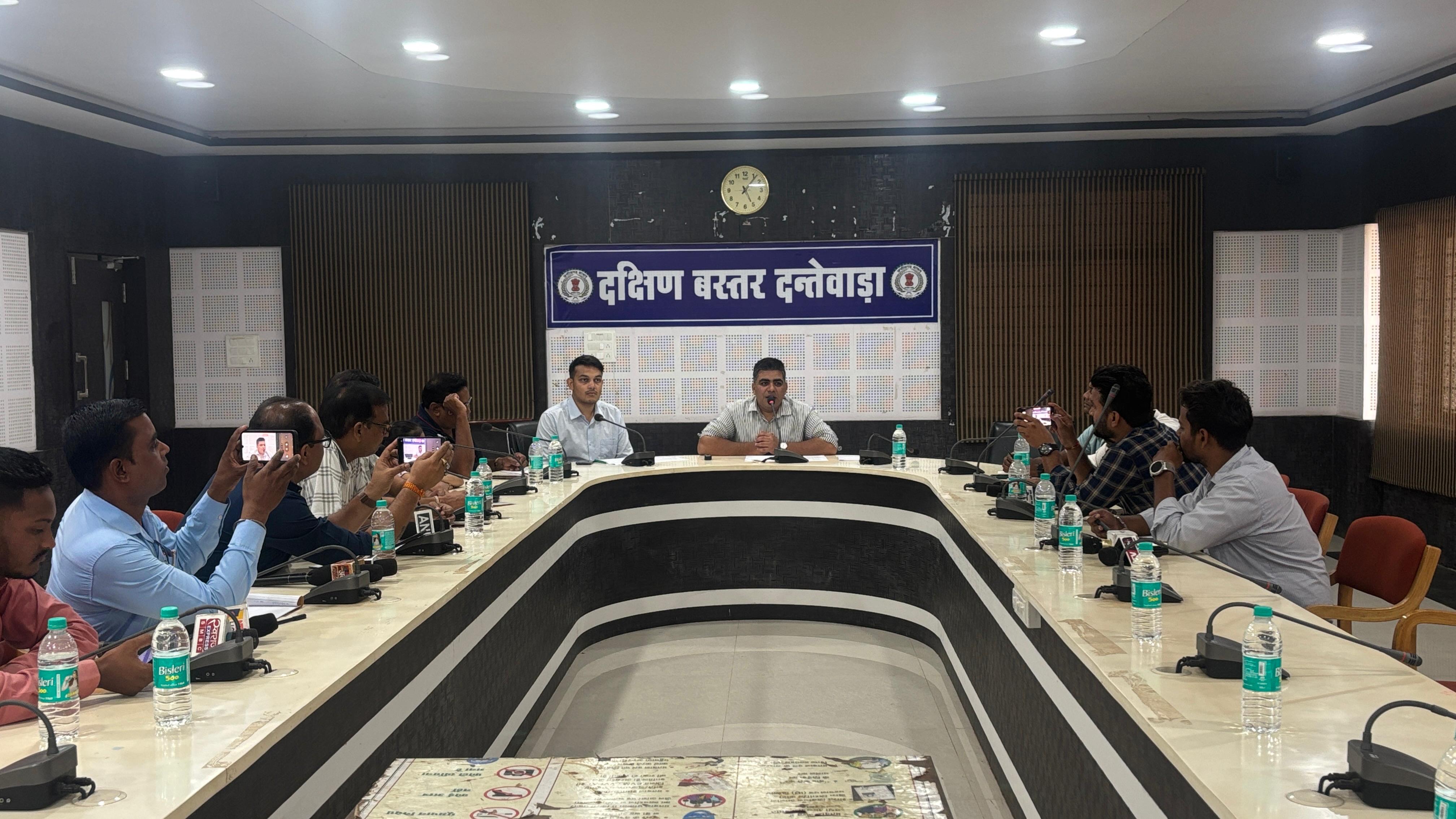 विद्यार्थियों को एक ही विद्यालय परिसर में मिलेगी उत्कृष्ट शिक्षा : कलेक्टर