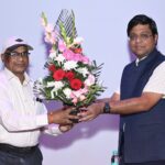 जनसंपर्क विभाग के अपर संचालक  जे.एल. दरियो को सेवानिवृत्ति पर दी गई गरिमामय विदाई